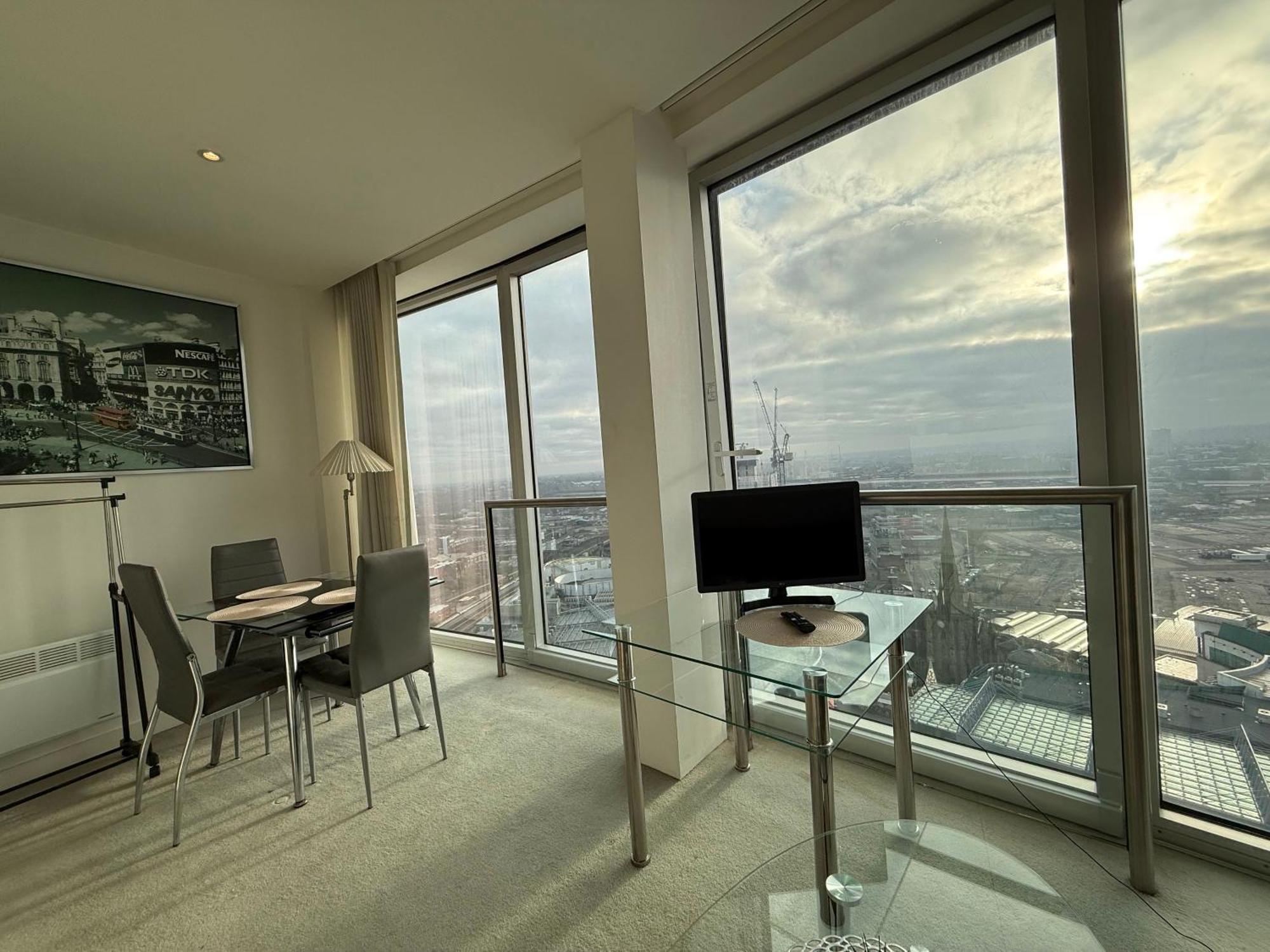 Stunning!!! City-Center!! Retreat With Modern Amenities バーミンガム エクステリア 写真