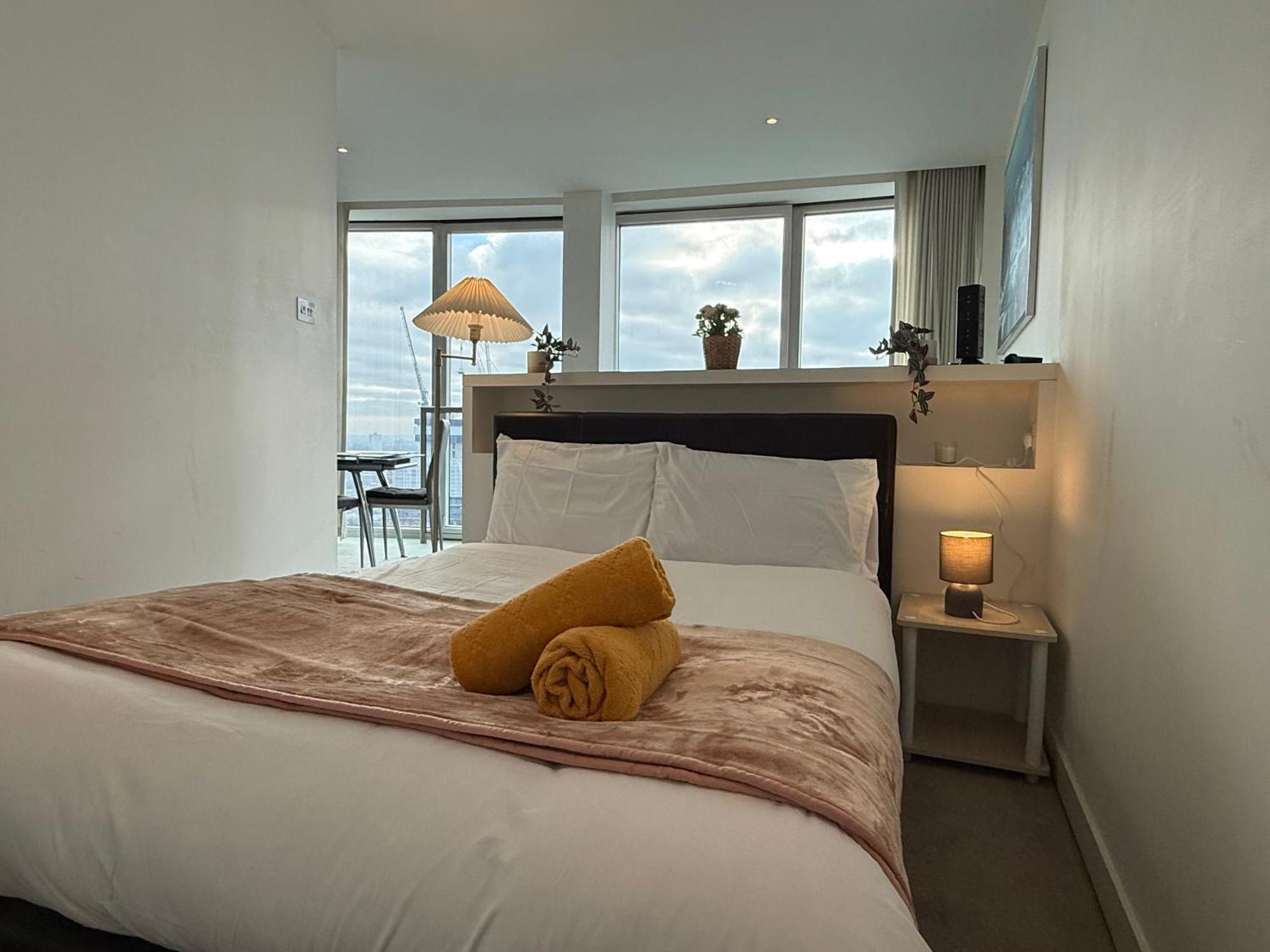 Stunning!!! City-Center!! Retreat With Modern Amenities バーミンガム エクステリア 写真